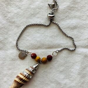 Shell Pendant Bracelet with Beads